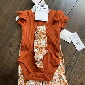 Three Likes Orange Baby Bodysuit Set